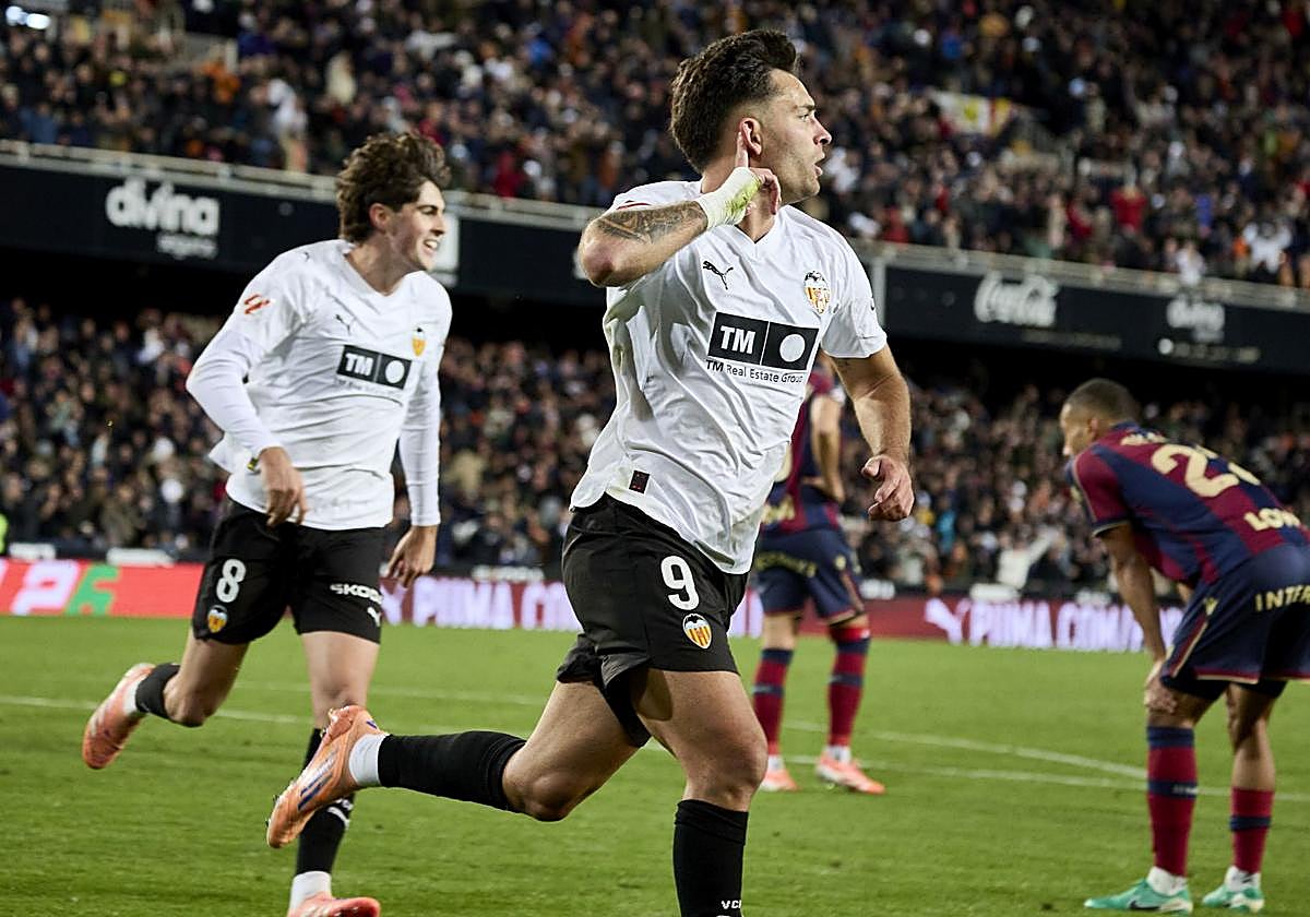 Hugo Duro celebra el tanto de la victoria ante el Levante.