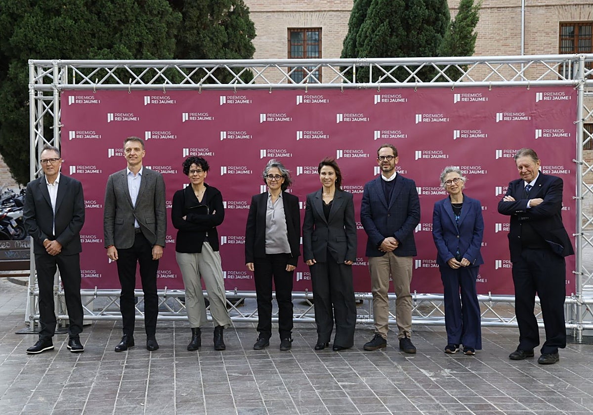 Foto de familia de los premiados.