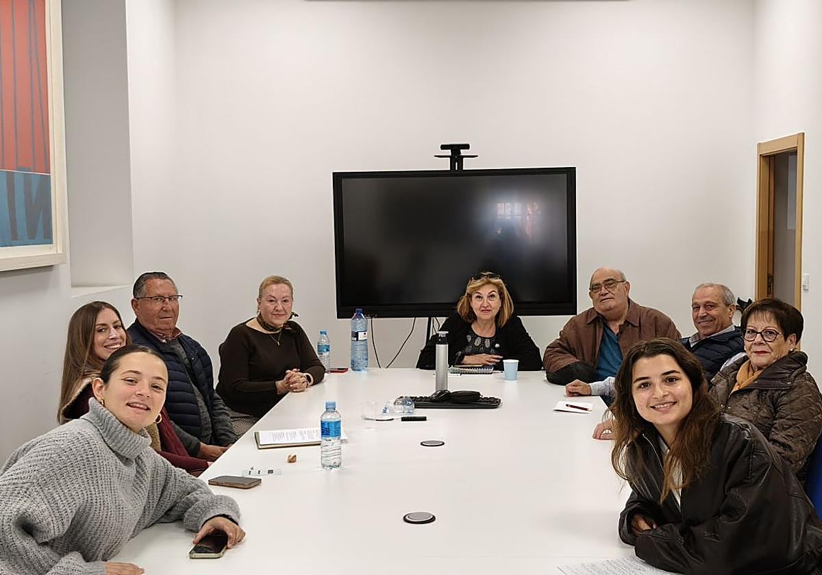 Reunión en Manises para el desarrollo del programa.