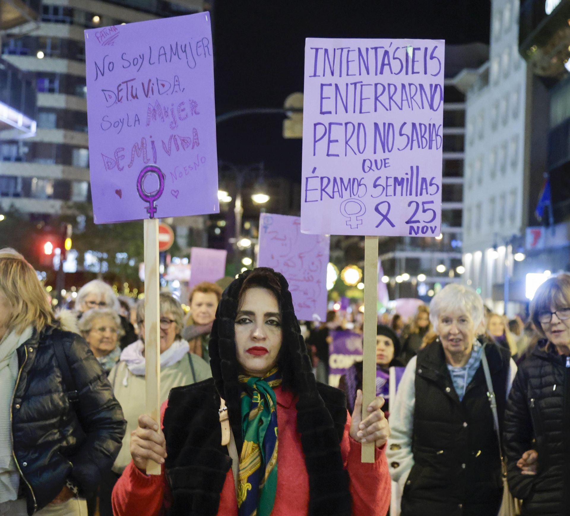 FOTOS | Manifestación por el 25N en Valencia