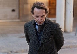 Fotos del jefe de gabinete de Mazón llegando a su llegada a los juzgados de Catarroja