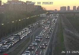 Atascos en la V-30 este miércoles, 26 de noviembre.