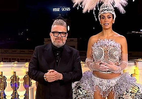 Alberto Chicote y Cristina Pedroche, en las últimas campanadas de Nochevieja.