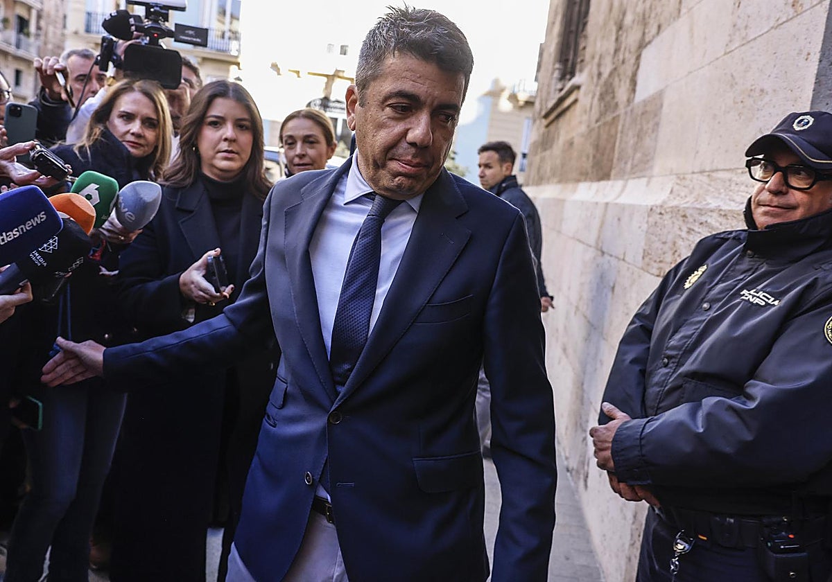 Mazón llega al Palau de la Generalitat este miércoles.