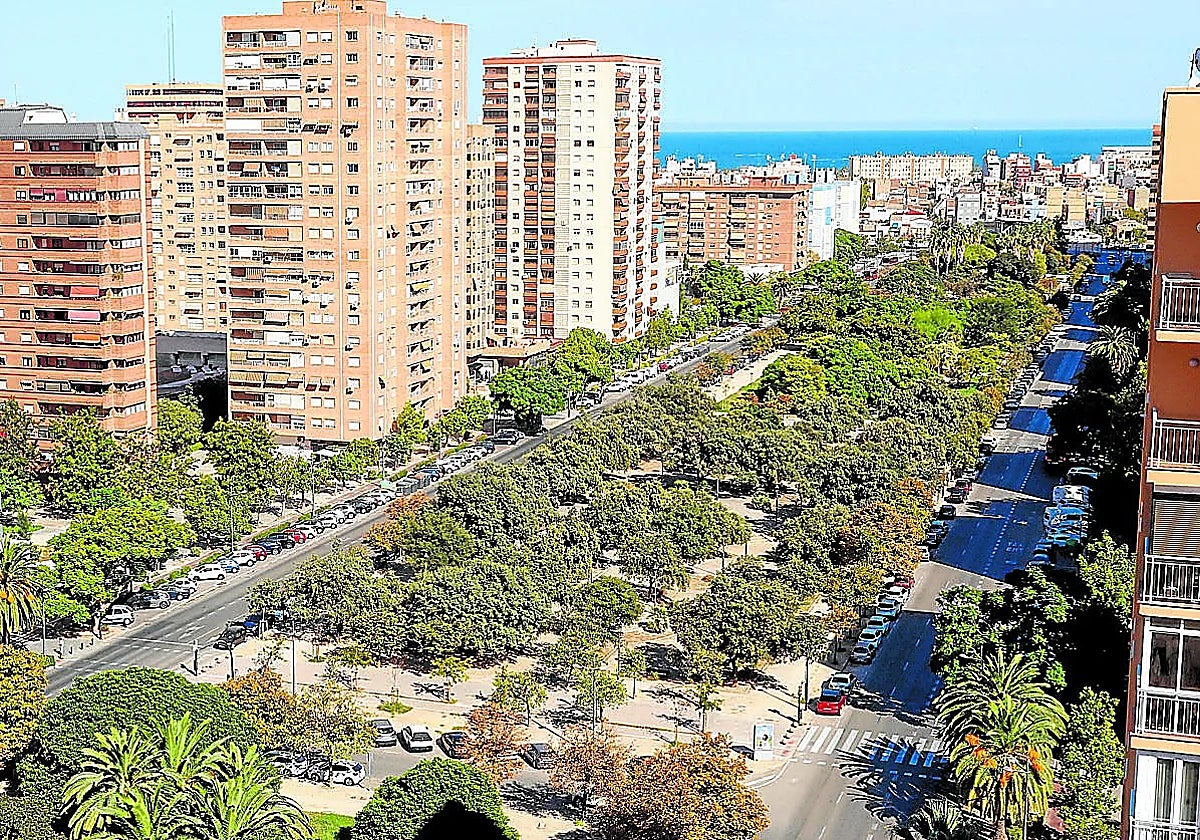 El final de Blasco Ibáñez, con su jardín central.