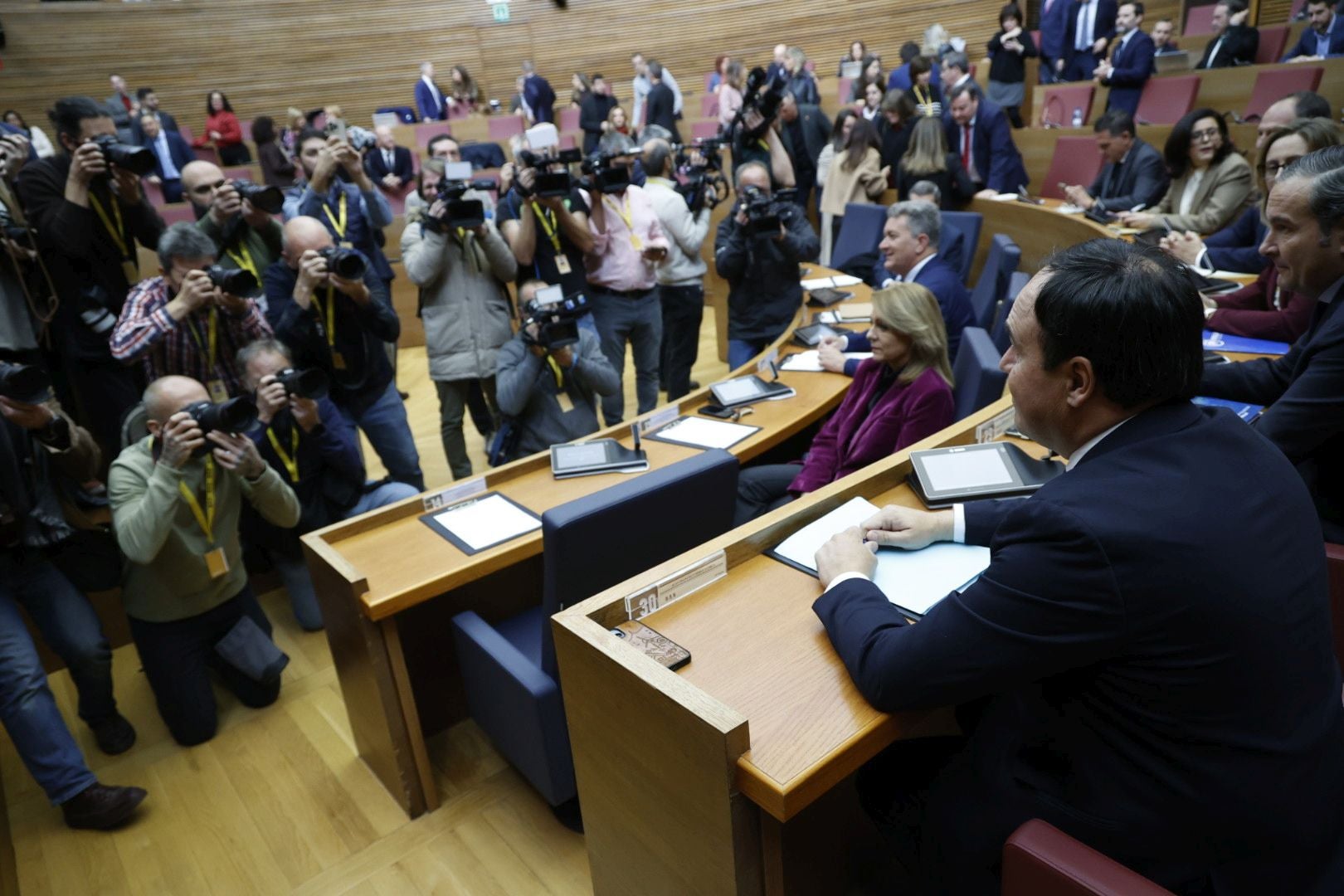 Fotos del debate de investidura de Juanfran Pérez Llorca como presidente de la Generalitat
