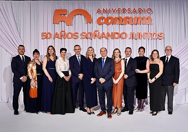 El consejo rector, presente en el aniversario.