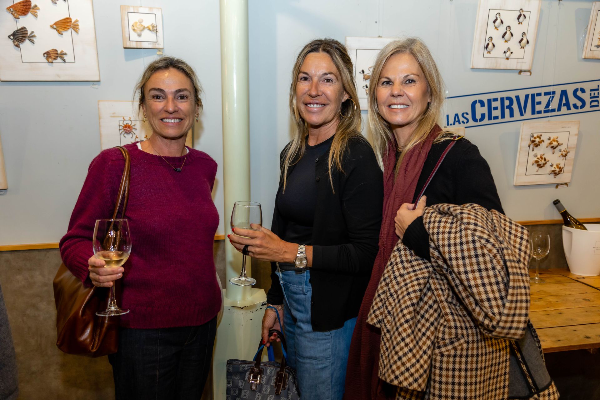 M Jose Piqueres, Ana Hidalgo y Patricia Salinas.