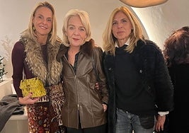 Marta Gómez Lechón, Angeles Sánchez y Viky Reig.
