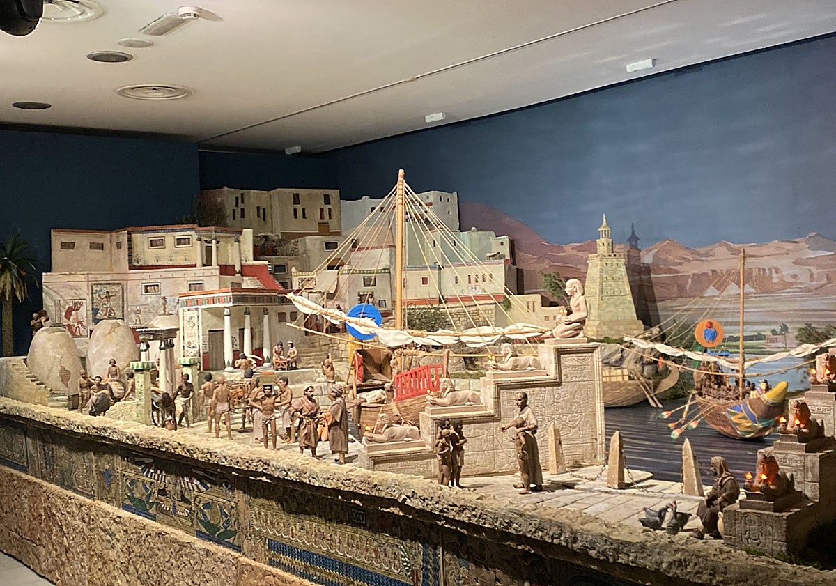 Imagen principal - Puerto de El Cairo y portal de Belén.