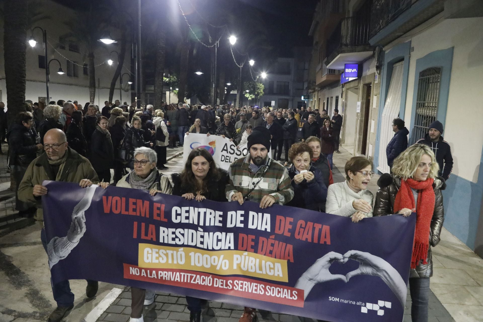 Parte de los participantes en la protesta que ha tenido lugar este viernes en Gata.