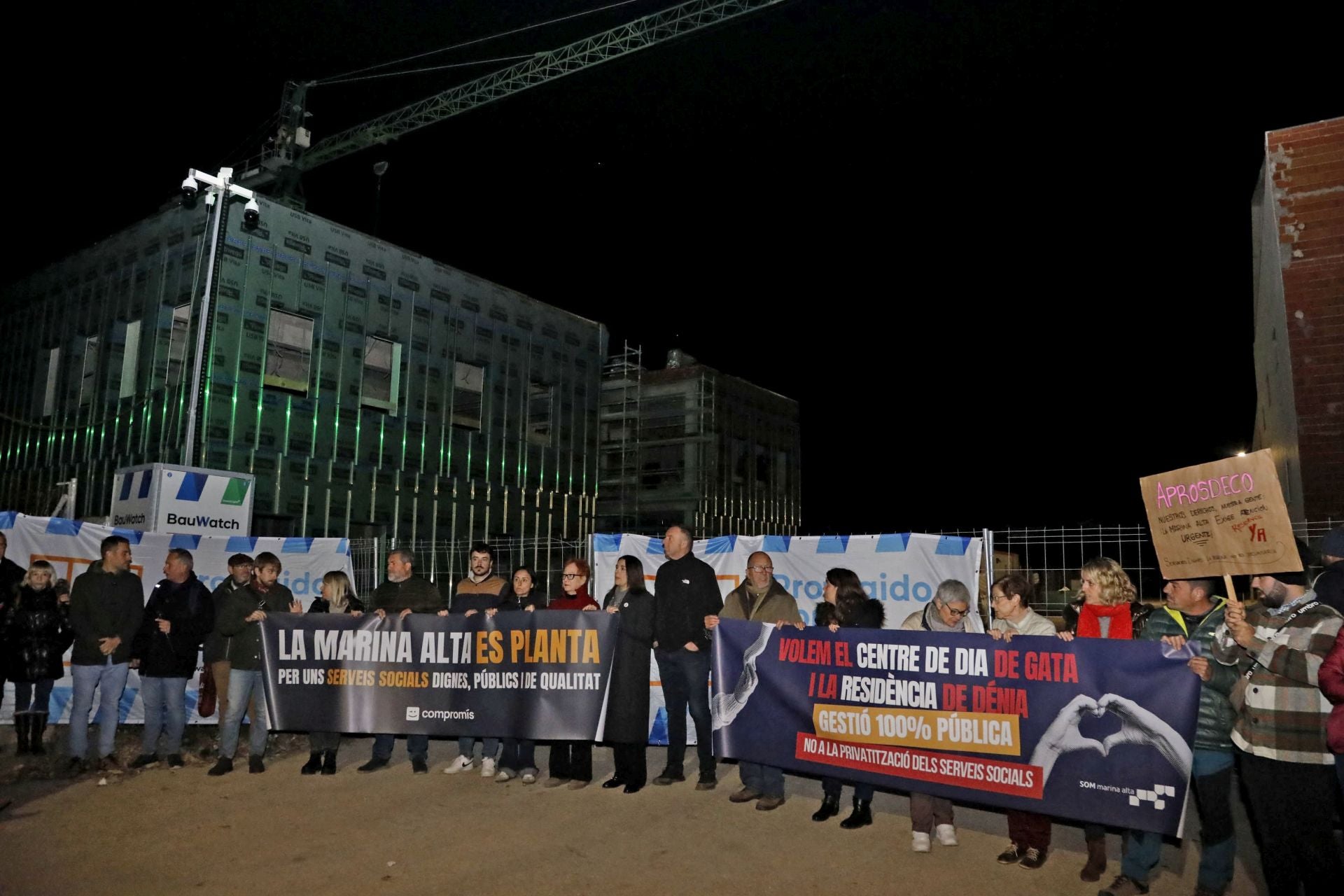 La manifestación ha concluido ante las obras del centro de día y CEAC.