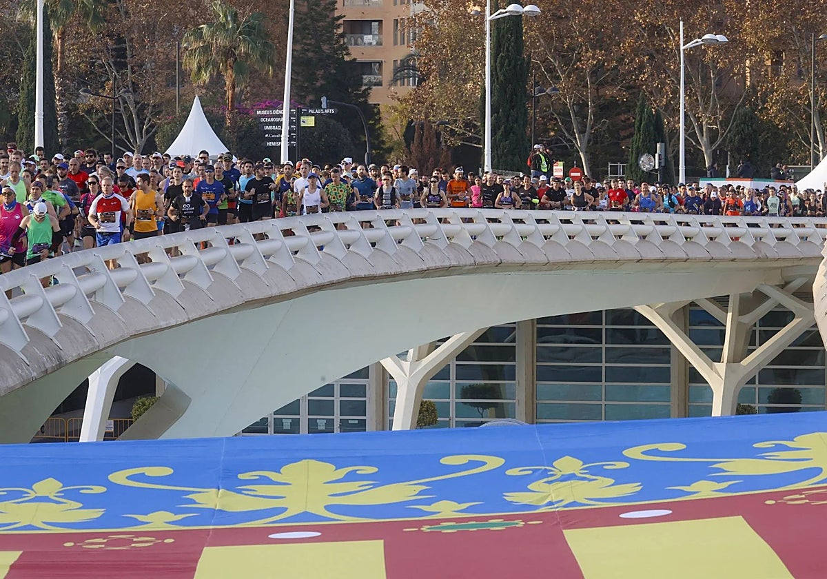 Imágenes de la salida del Maratón Valencia 2024.