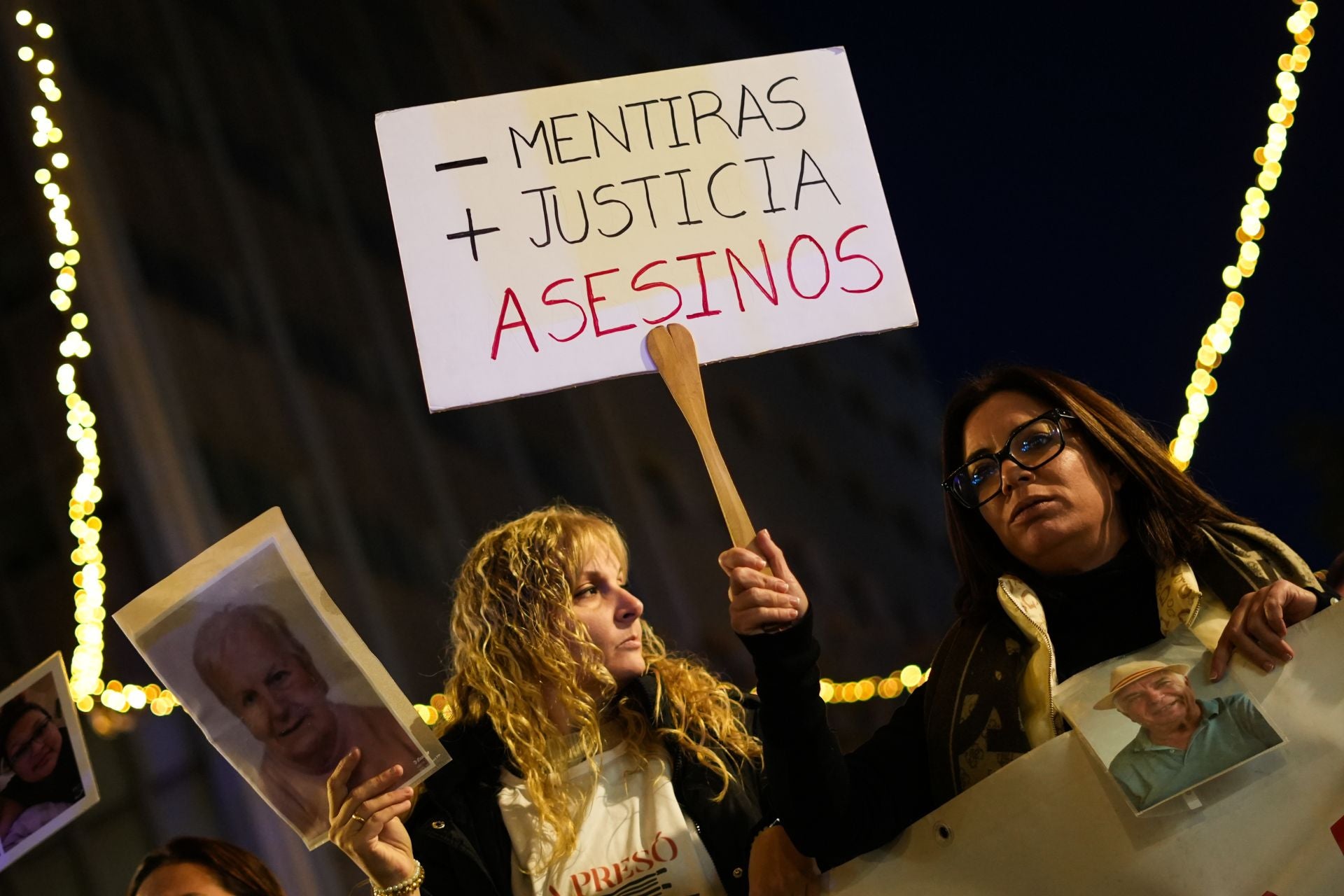 Las víctimas de la dana salen de nuevo a la calle tras la dimisión de Mazón