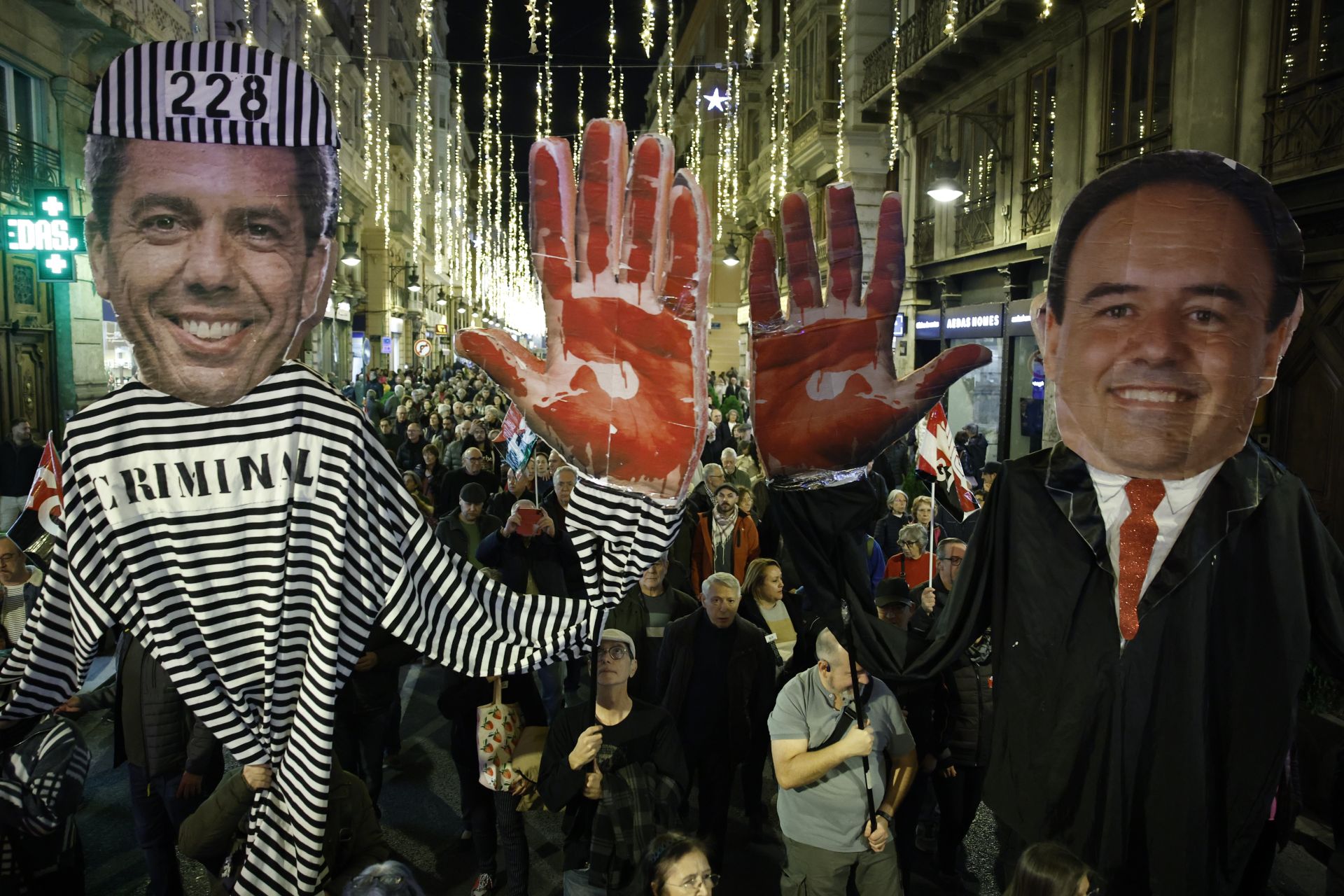 Las víctimas de la dana salen de nuevo a la calle tras la dimisión de Mazón