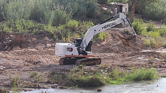 Muere un trabajador en Casinos durante los trabajos de reconstrucción tras la dana