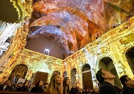 FOTOS | Miles de visitantes se rinden a la historia de los Santos Juanes en Valencia