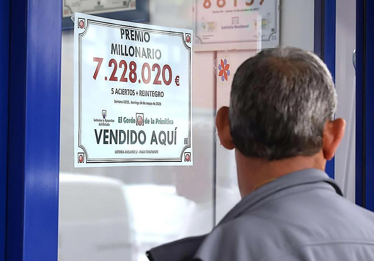 Un jugador de La Primitiva, imagen de archivo.