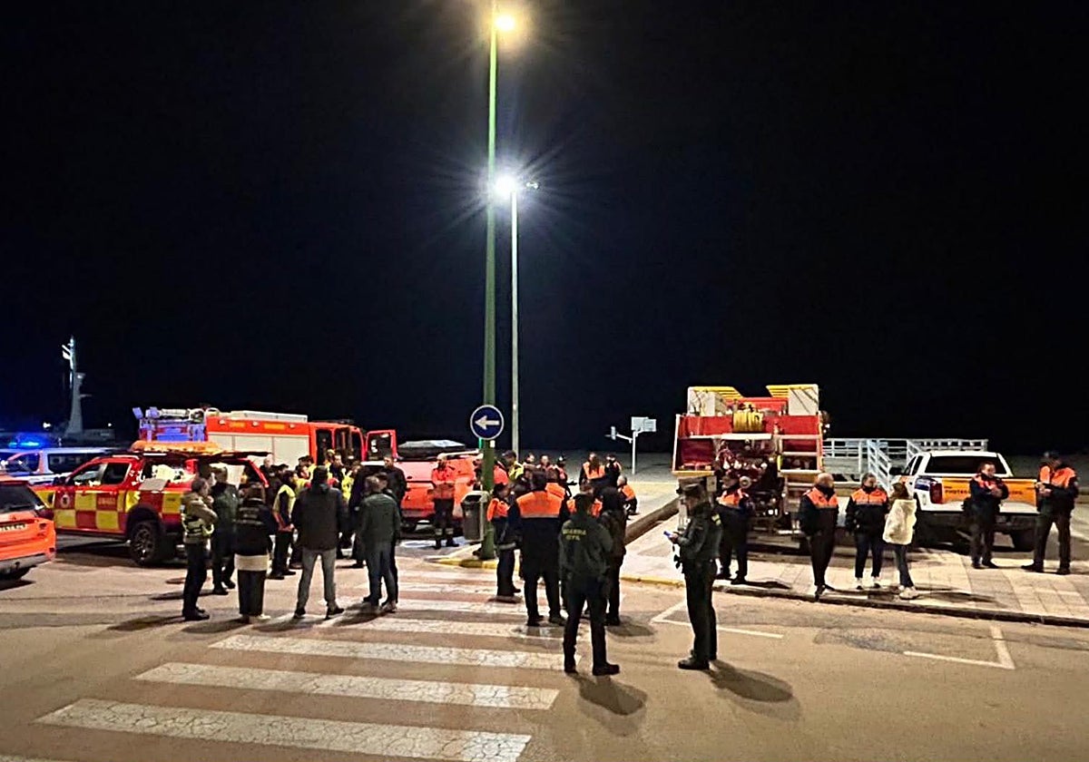 Parte del dispositivo desplegado para la búsqueda del niño desaparecido en la noche del sábado.