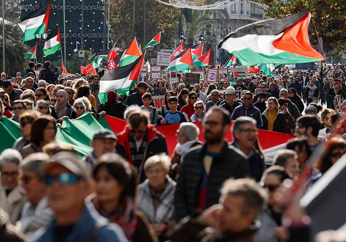 Asistentes a la manifestación por Palestina de este domingo en Valencia.