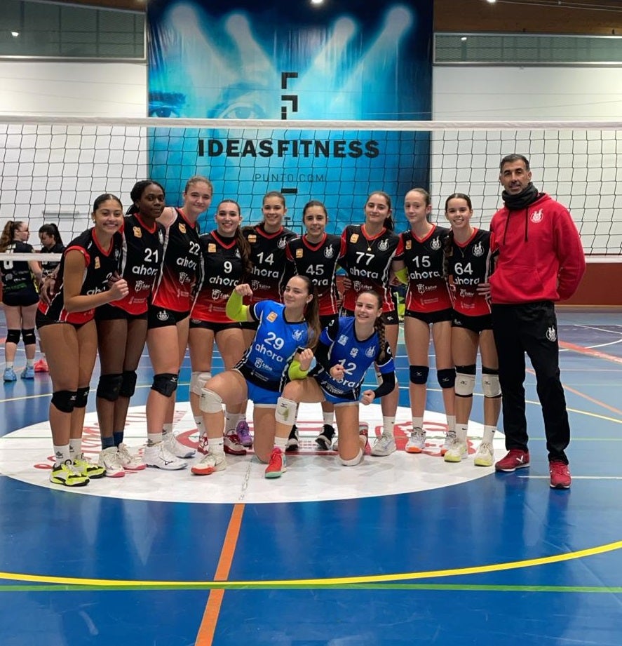 Equipo femenino del Xàtiva Voleibol.