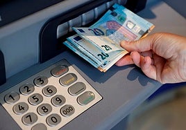 Adiós a los cajeros automáticos: la UE confirma un nuevo método para sacar dinero en efectivo