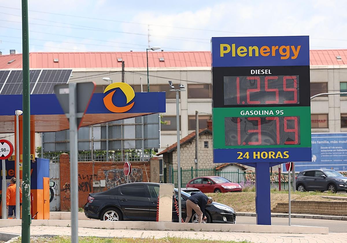 Los precios de la gasolina y el diésel hace ocho meses
