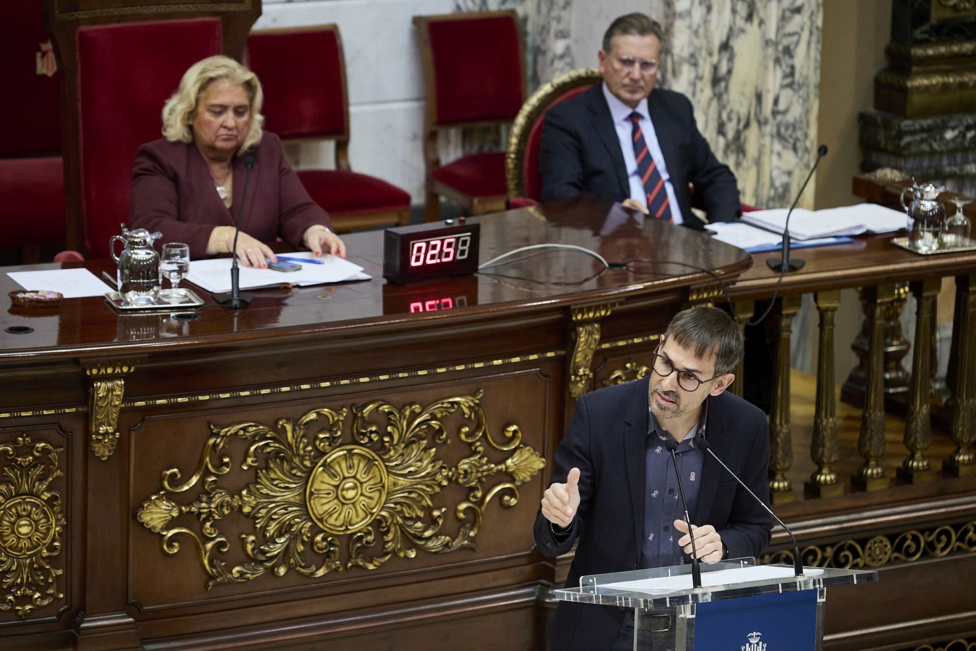 Pleno del Ayuntamiento de Valencia para debatir la implantación de la zona de bajas emisiones