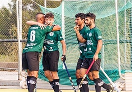 Jugadores del San Vicente celebran un tanto