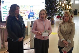 La concejala de Promoción Económica durante la presentación de la guía.