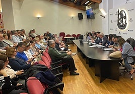 Celebración de un pleno de la JCF.