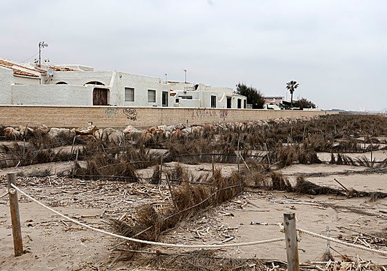 Urbanización Les Gavines de El Saler afectada por deslindes de la Ley de Costas del Gobierno.