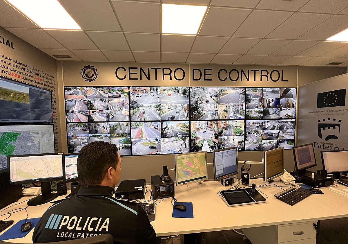 Centro de control de la Policía Local en Paterna.