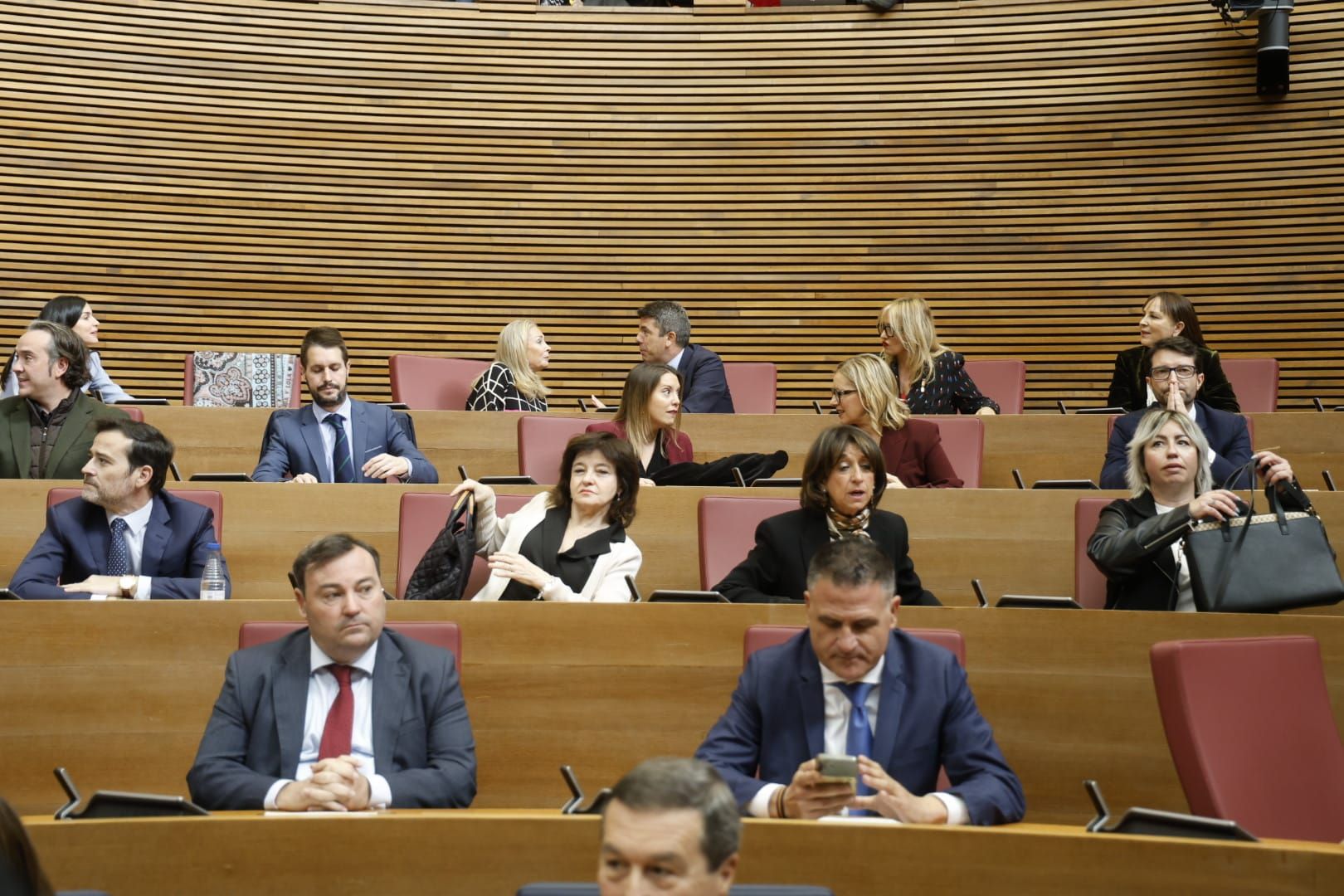 Fotos de la toma de posesión de Pérez Llorca como president de la Generalitat