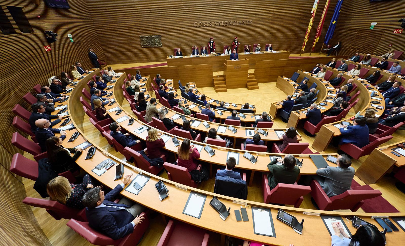 Fotos de la toma de posesión de Pérez Llorca como president de la Generalitat