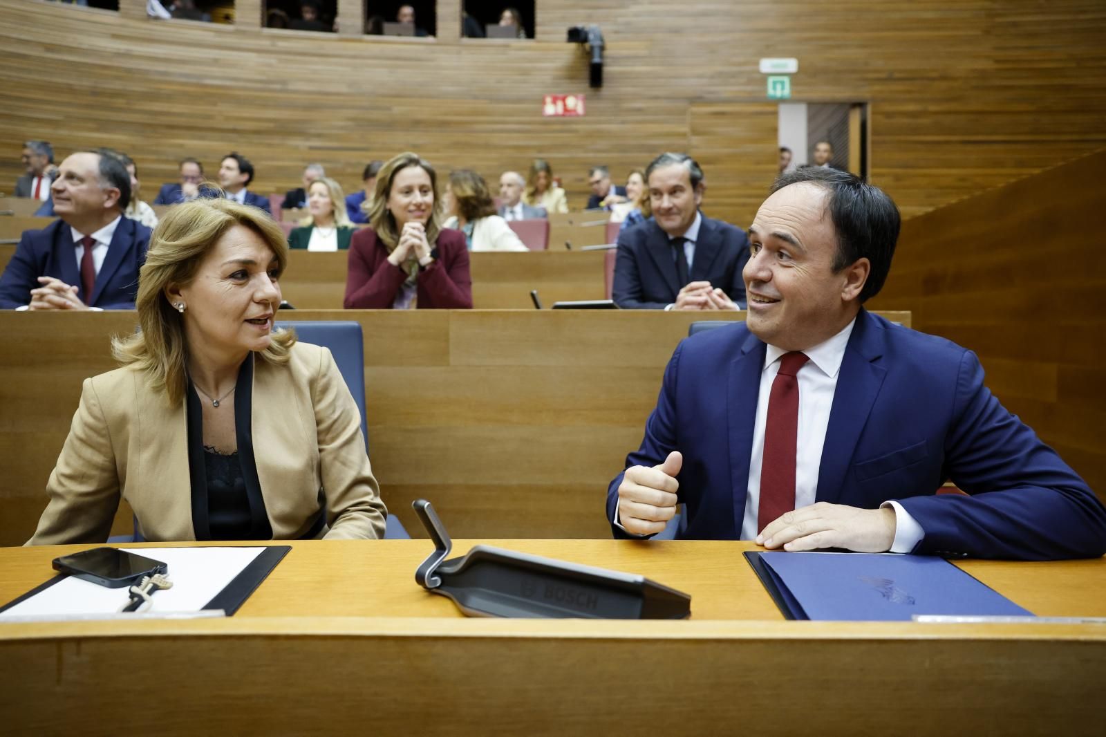Fotos de la toma de posesión de Pérez Llorca como president de la Generalitat