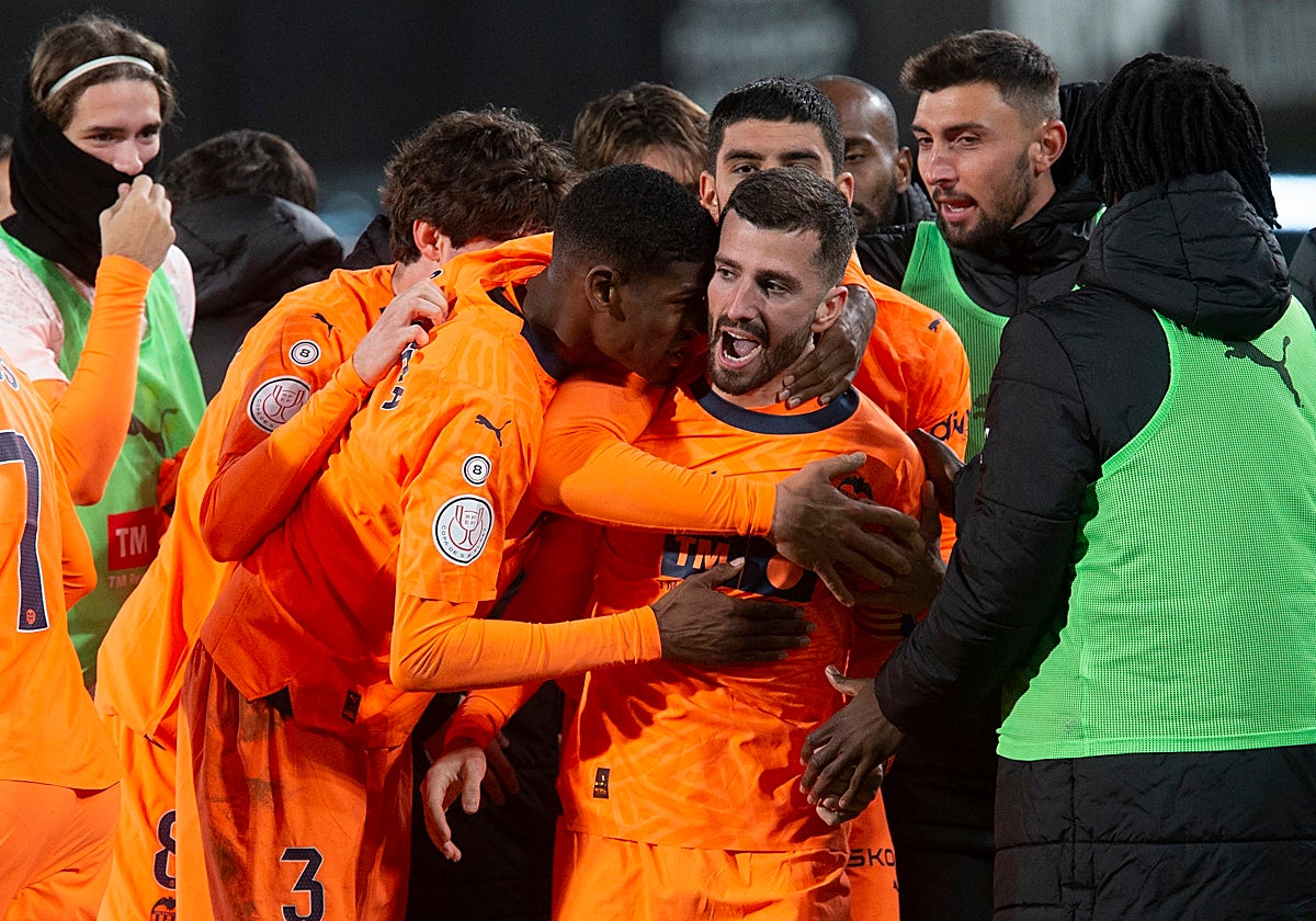 Gayà celebra un gol en la última visita a Cartagonova.