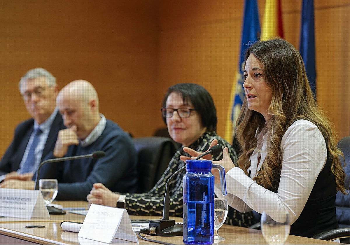 La comisionada del Gobierno para la Reconstrucción, Zulima Pérez, en un seminario de la CHJ tras la dana.