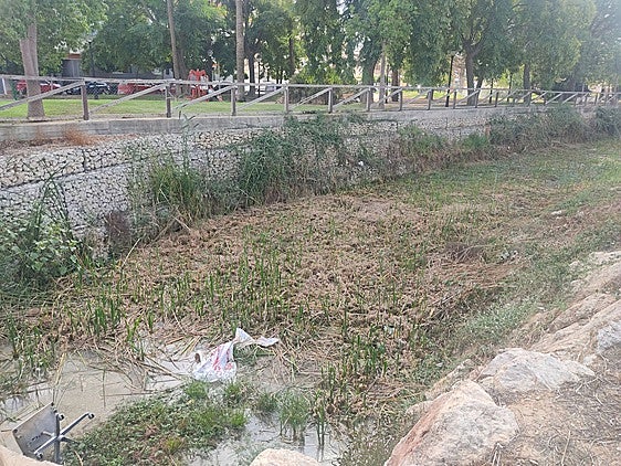Barranco que cruza la localidad de Montserrat.