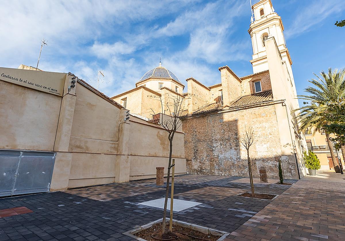 Nueva plaza en Beniopa.