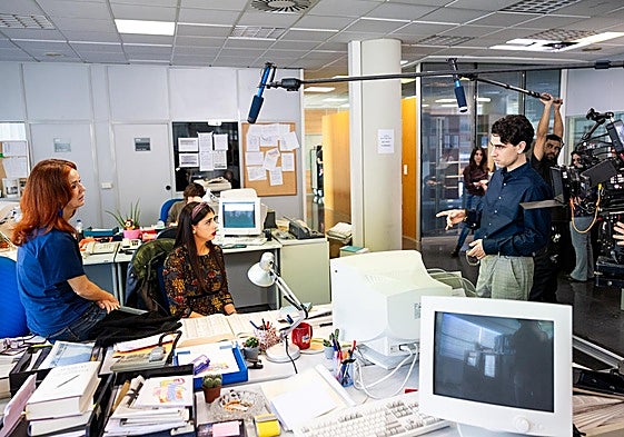 Una de las escenas de la nueva película de Óscar Bernácer, esta rodada en À Punt, que ha sido una de las diferentes localizaciones que se han empleado a lo largo del rodaje.