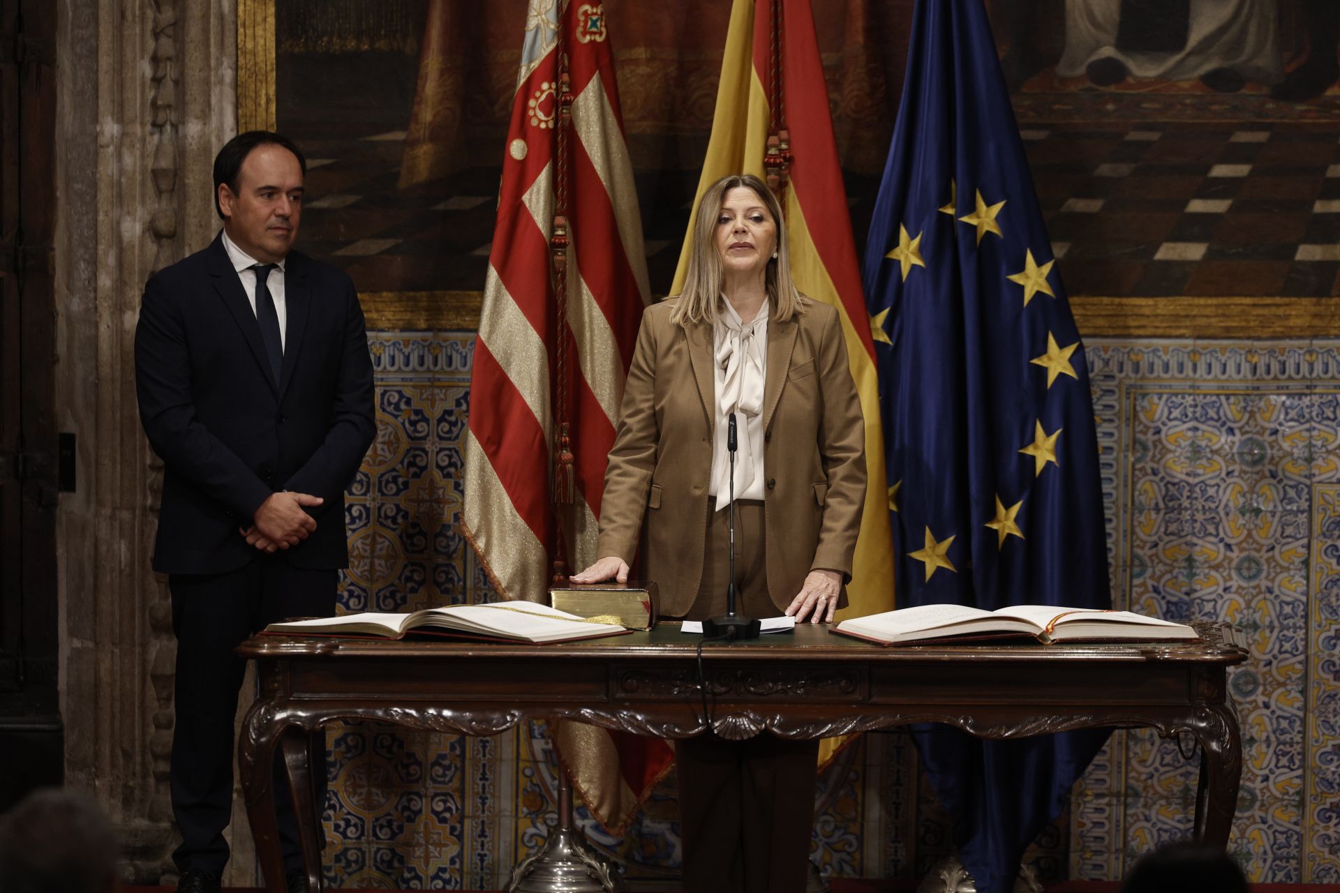 Fotos de la toma de posesión de los miembros del nuevo Consell