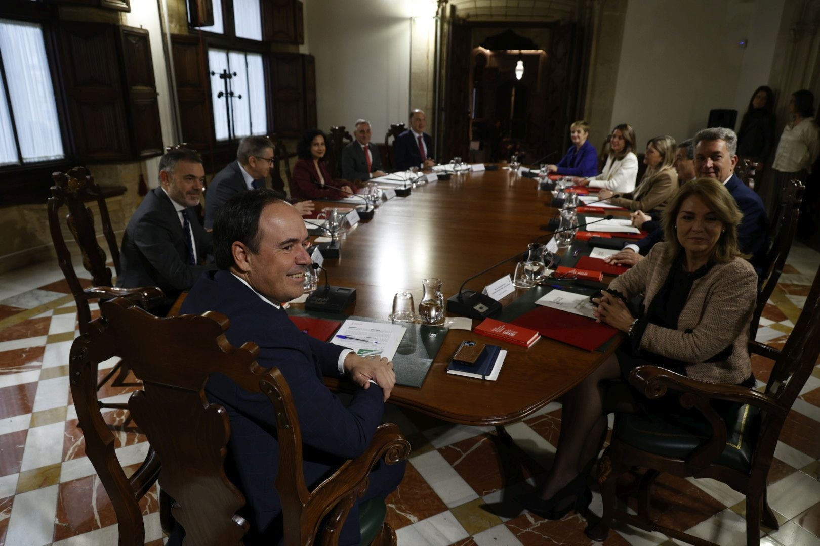 Primera reunión del nuevo Consell de Pérez Llorca