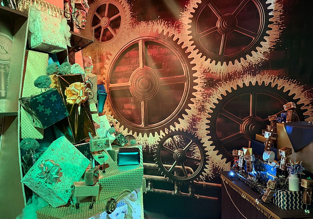 Imagen principal - Belén que recrea una juguetería de San Vicente-Marvá.