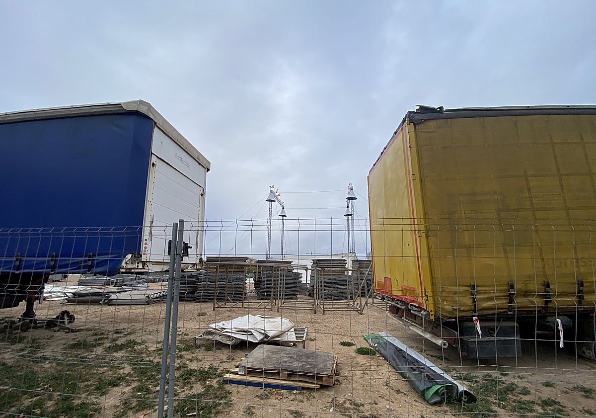 Imagen principal - Solar de¡l Circ de Nadal, junto a unas fincas y adosados.