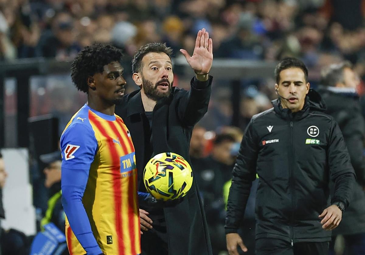 Correia y Corberán, en el partido ante el Rayo.