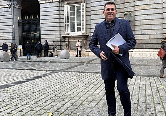 El alcalde Adsuara, antes de la presentación en Madrid.