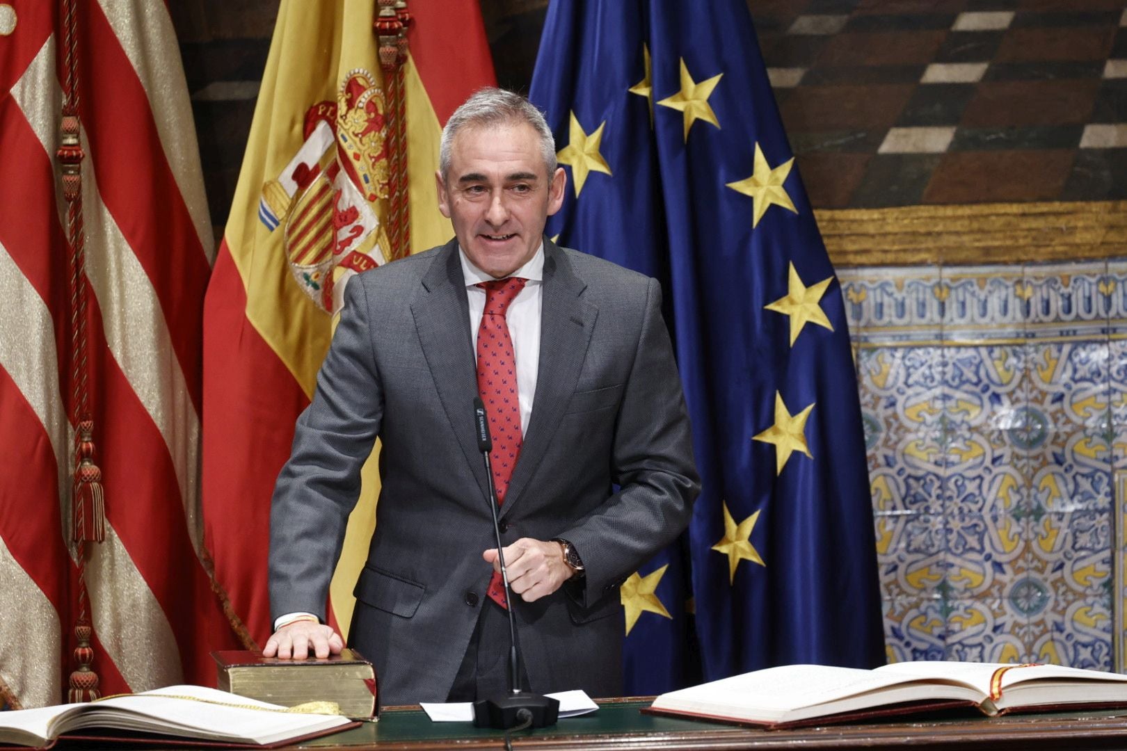 Fotos de la toma de posesión de los miembros del nuevo Consell