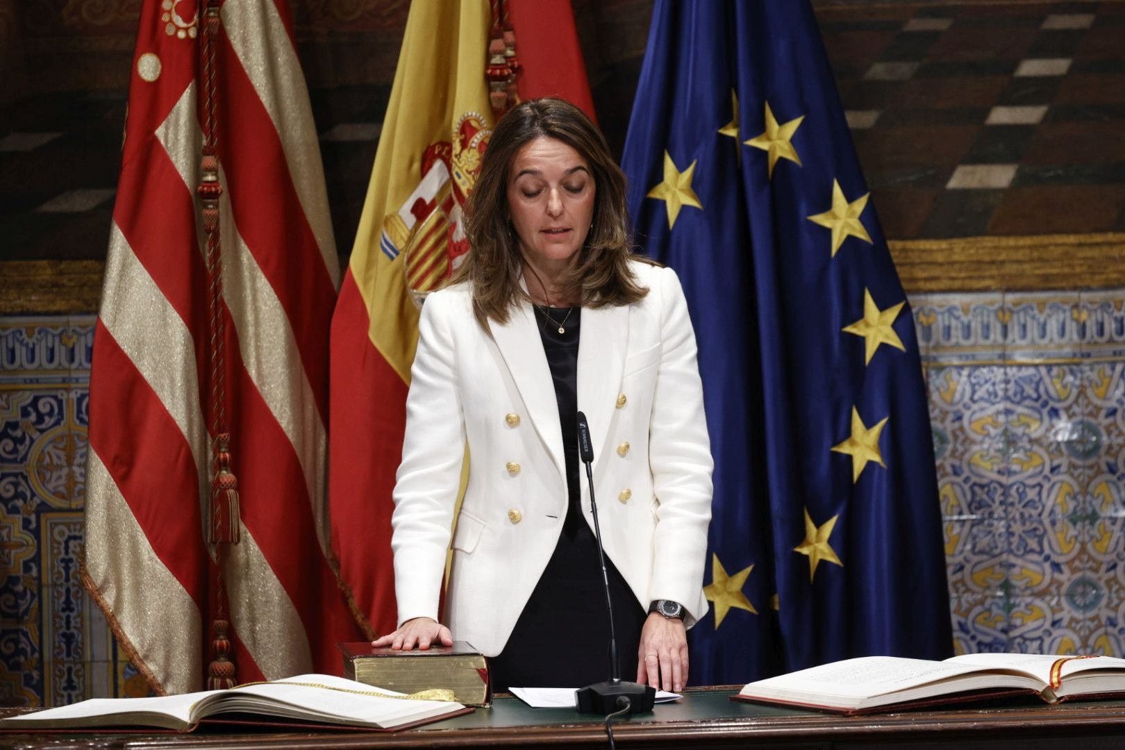 Fotos de la toma de posesión de los miembros del nuevo Consell