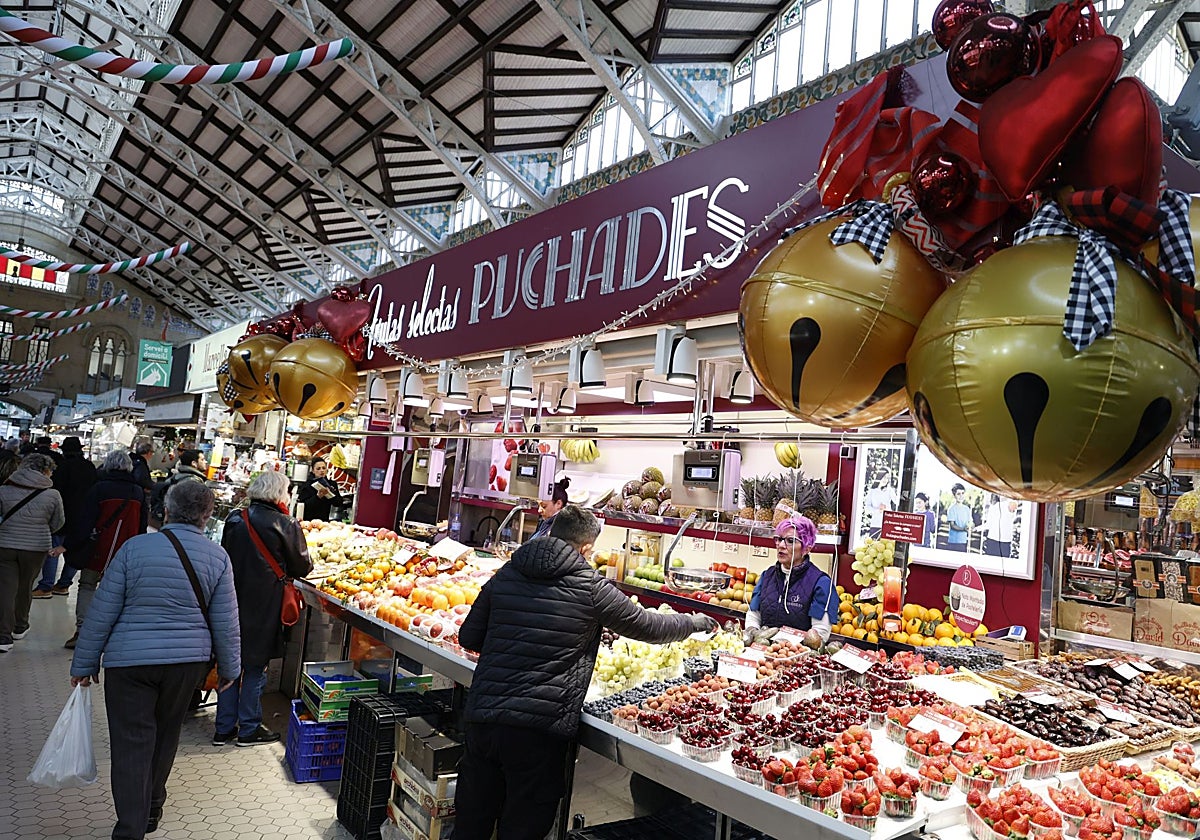 Compras de Navidad, el pasado año, en el Mercado Central.